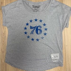 Mitchell & Ness Womens Hardwood Classics Philadelphia 76ers V Neck T shirt sz L